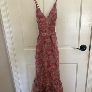 Super cute floral maxi dress open cris cross back. From lulus